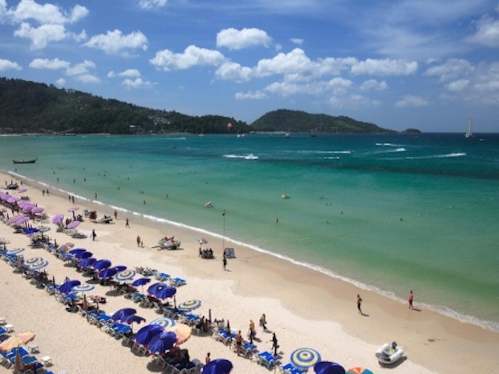 Armoni Patong Beach Hotel Exterior photo