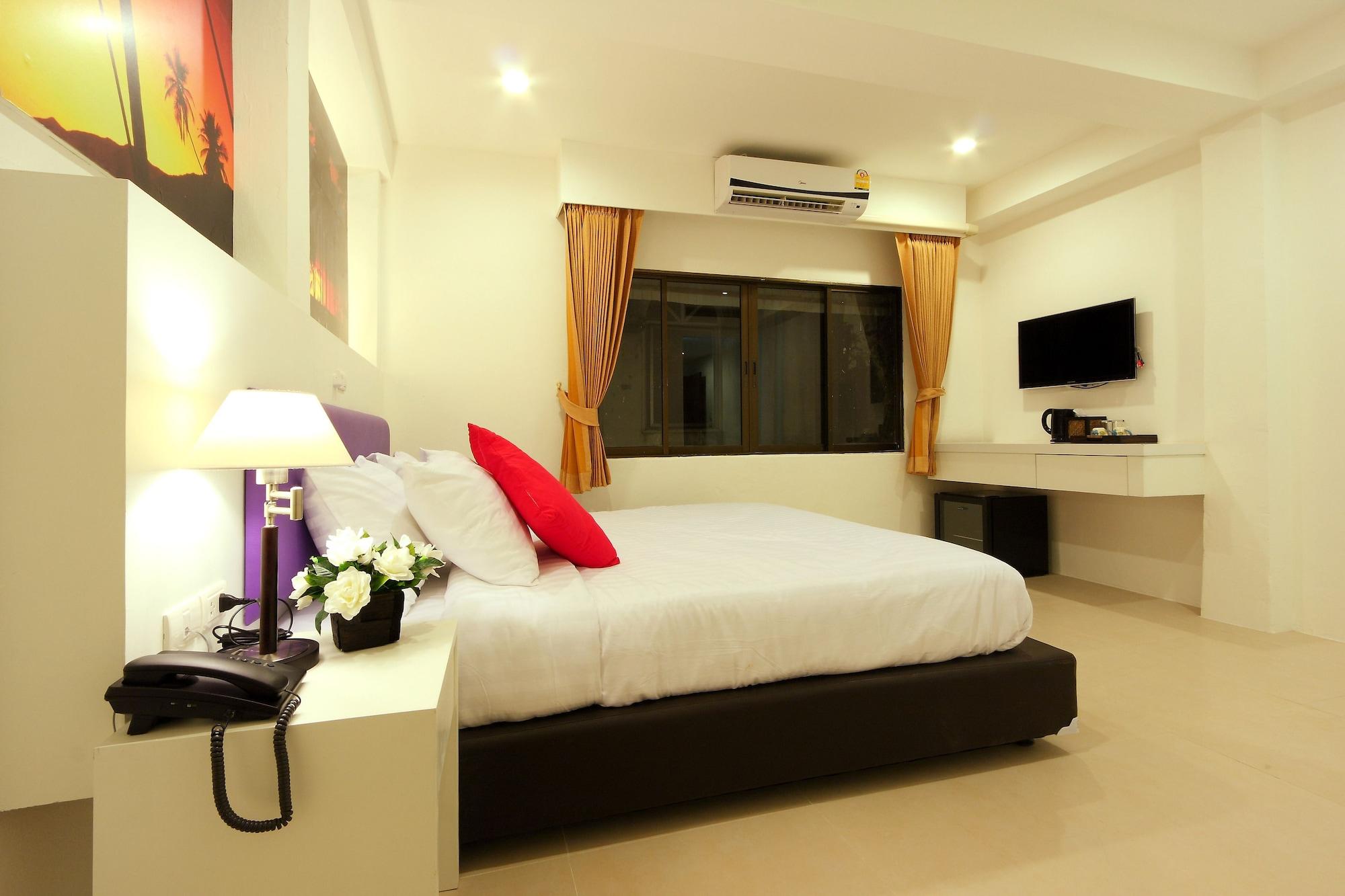 Armoni Patong Beach Hotel Exterior photo