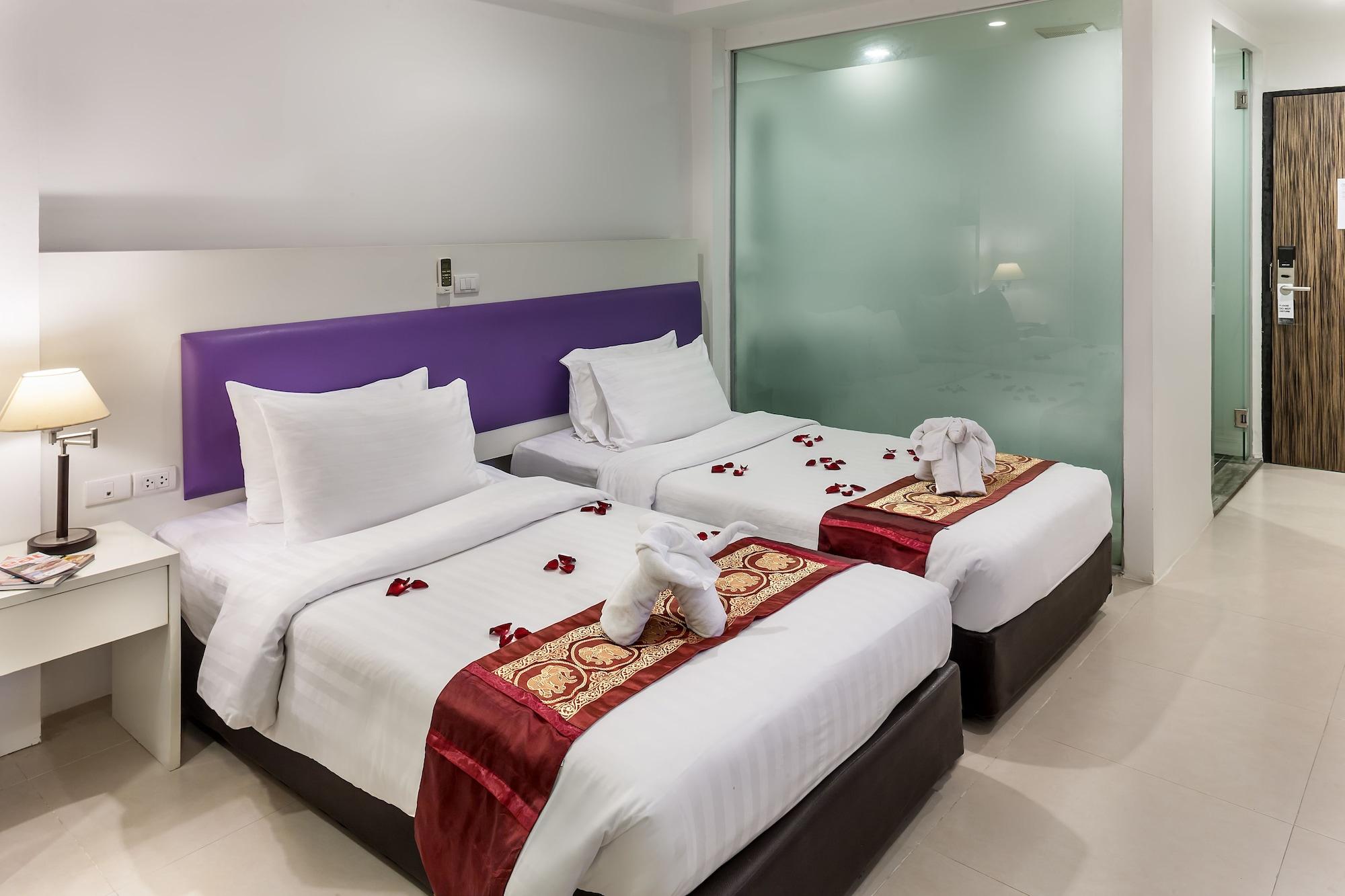 Armoni Patong Beach Hotel Exterior photo
