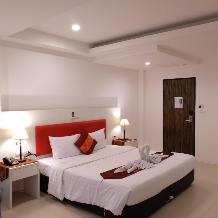 Armoni Patong Beach Hotel Exterior photo