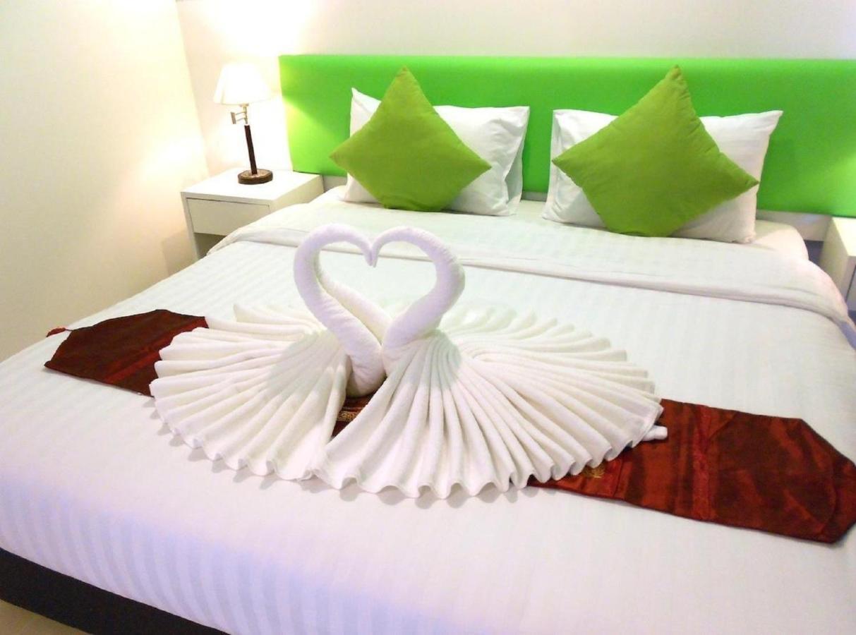 Armoni Patong Beach Hotel Exterior photo
